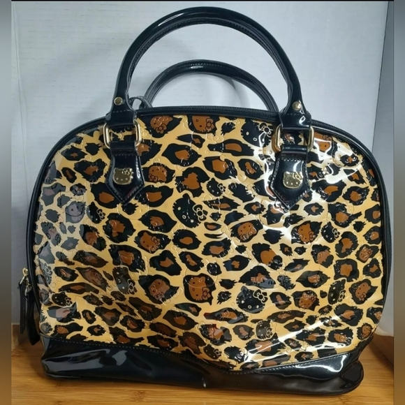 Hello Kitty Loungefly Patent Leather Handbag - Picture 5 of 10